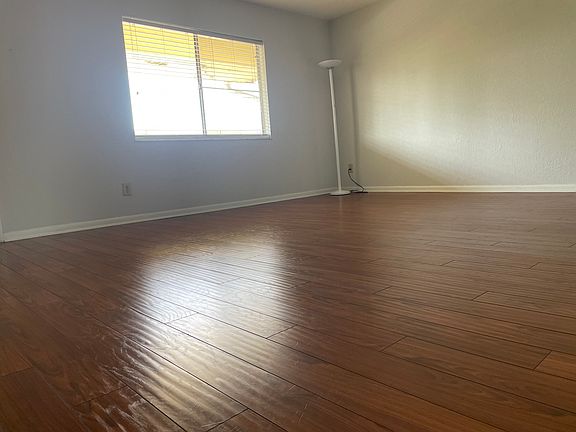 2nd image of 4613 Bayshore Dr APT B5