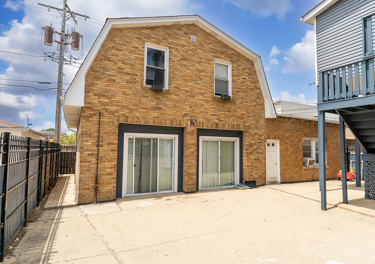2 bed, 1000 sqft, $1,750 — Photo 1