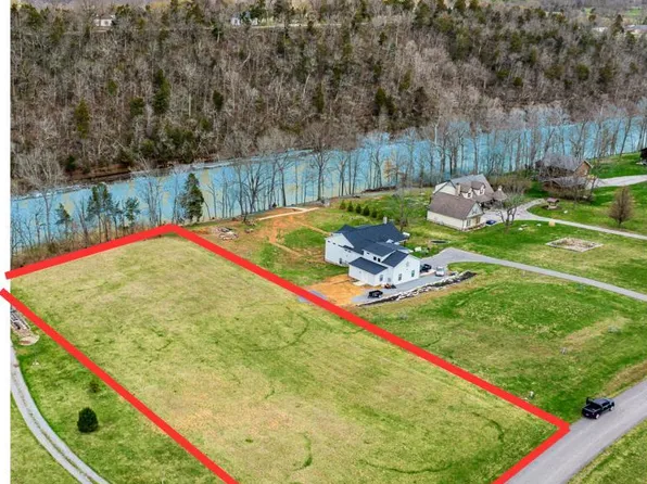 1700 Herrington Hls, Lancaster, KY 40444