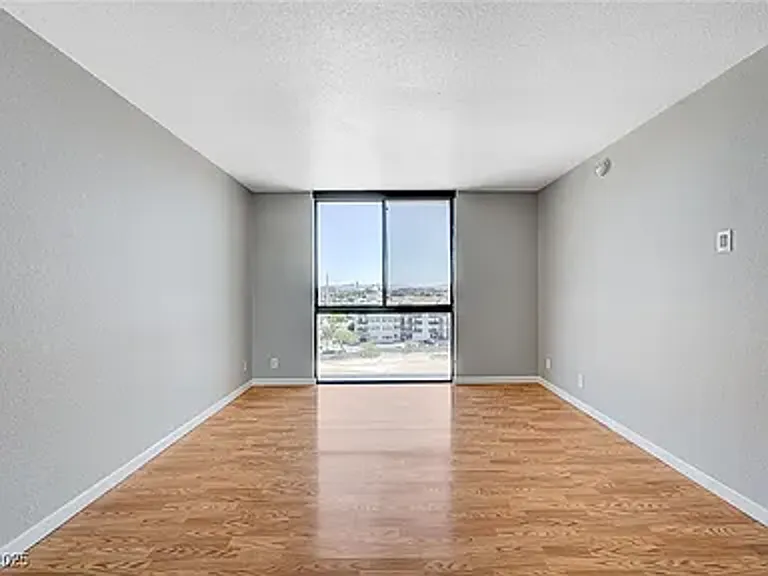 3930 University Center Dr #806 — Photo 13