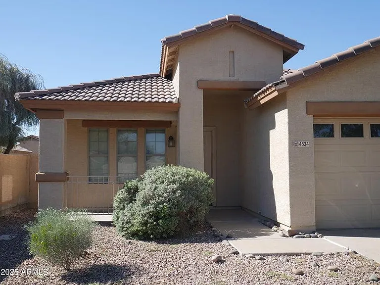 4524 S 25th Dr — Photo 2