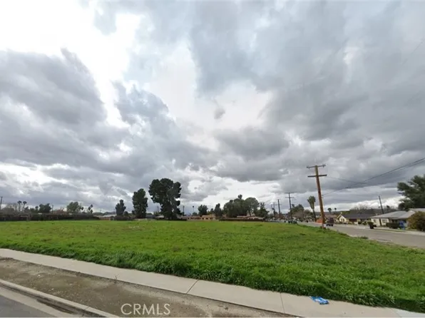 401 N Santa Fe St #4, Hemet, CA 92543