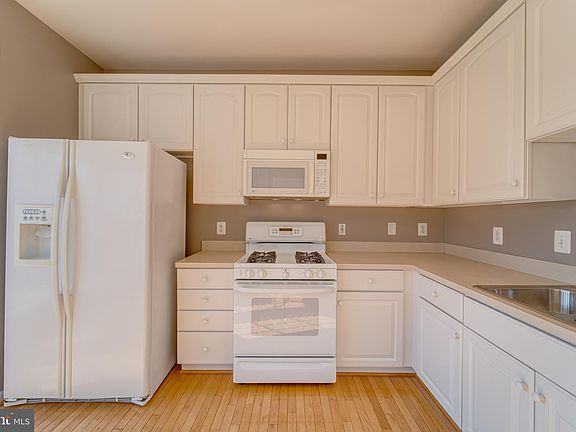 5th image of 1614 White Oak Vista Dr