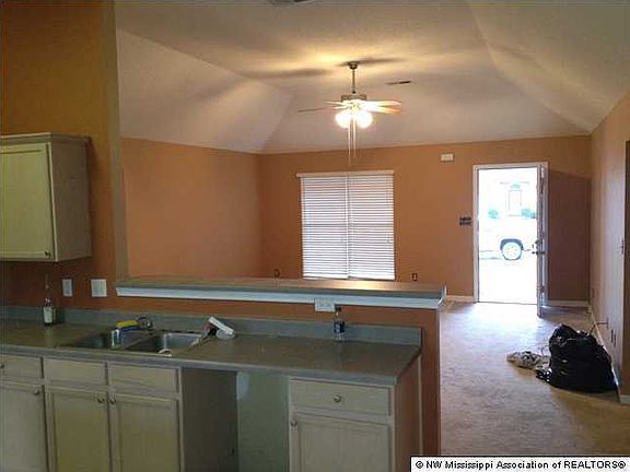 4th image of 12795 Fox Hunters Dr