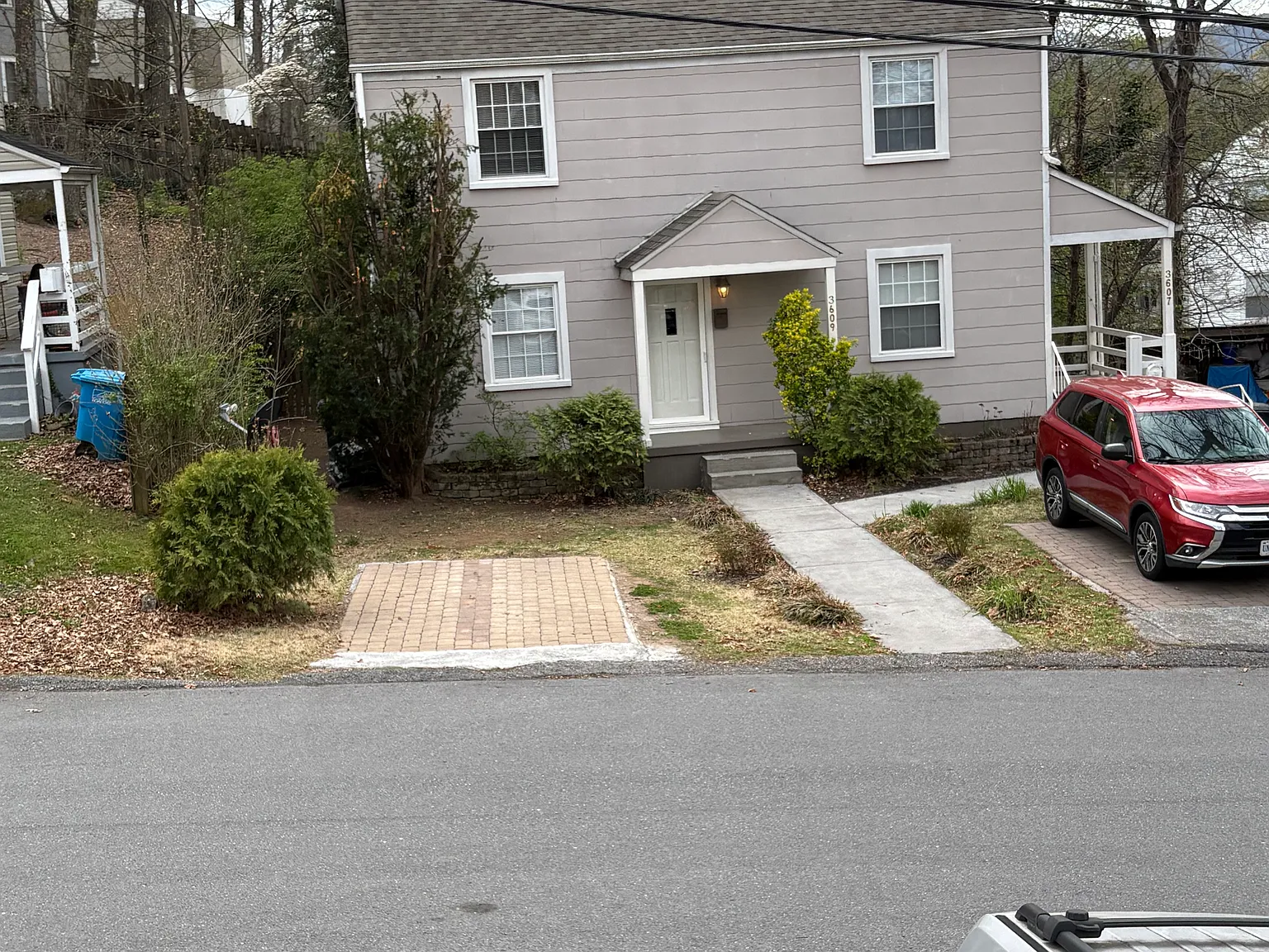 2 bed, 750 sqft, $1,050 — Photo 2