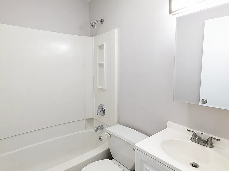 60 Fernwood Ave #3 — Photo 8