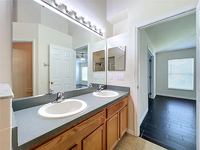 1045 Willow Branch Dr — Photo 39