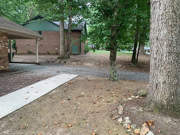 720 Clarion Dr — Photo 9