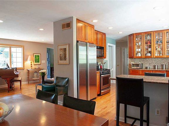 4th image of 30 Salem Way
