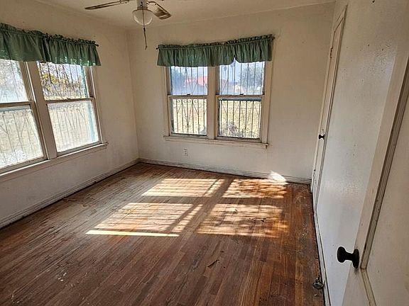 5th image of 631 Old Military Rd