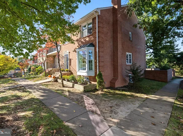 6415 Seven Oaks Dr, Falls Church, VA 22042