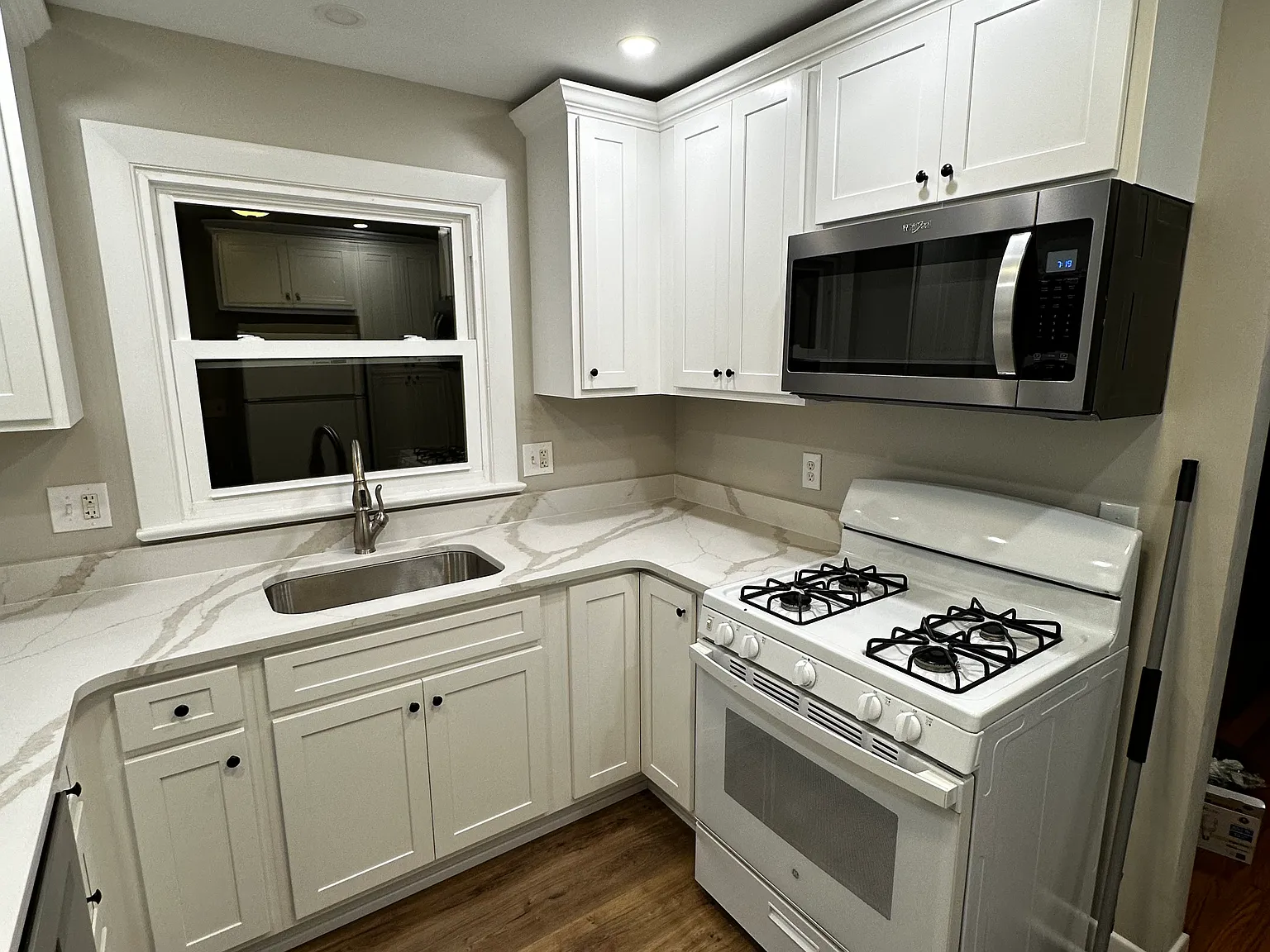 2 bed, 1.5 bath, 1300 sqft, $1,950 — Photo 4