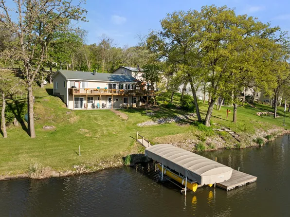 8412 Lakeshore Dr, Dexter, IA 50070