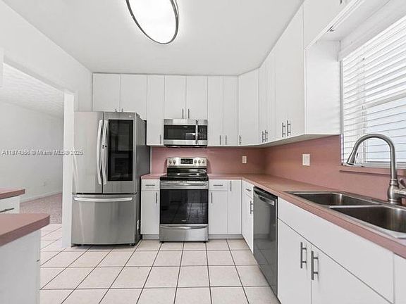 2nd image of 1515 NE 2nd Ave