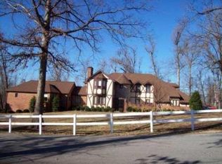 185 Threadneedle Dr, Madisonville, KY 42431