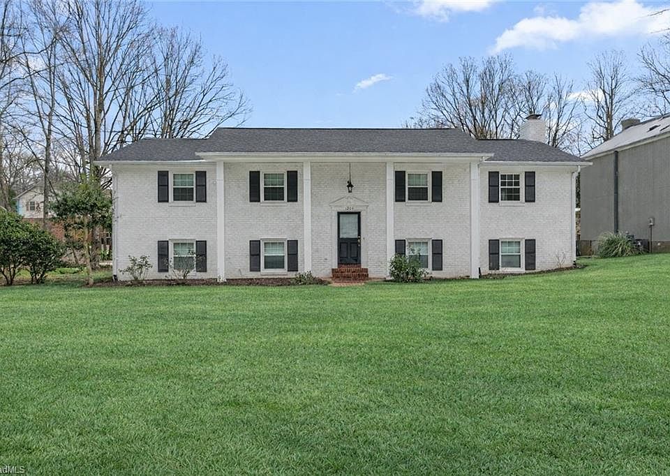 1st image of 1204 Pebble Dr