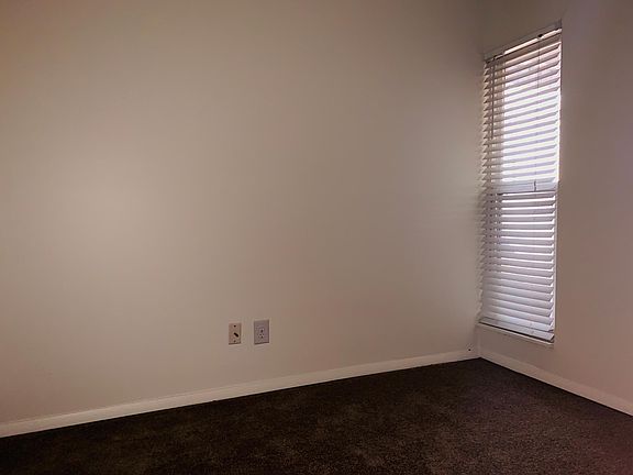 5th image of 412 Thurber Dr W
