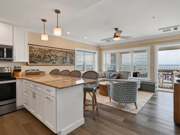 315 Ocean Boulevard #208, Hampton, NH 03842