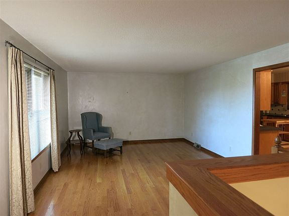 5th image of 1314 Agnes Dr