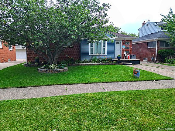 3rd image of 18785 Dale Ave