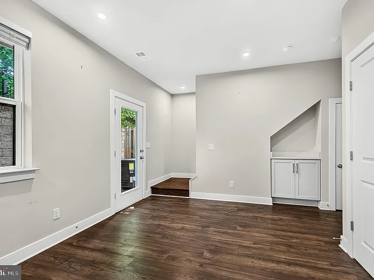 1013 S Taylor Ct — Photo 6