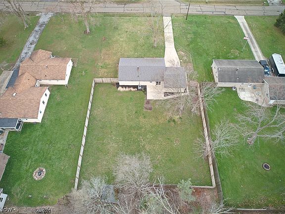 3rd image of 9275 Dorothy Dr