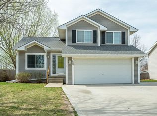 350 SE Westgate Dr, Waukee, IA 50263