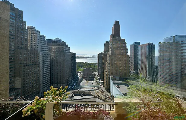 Sold by Akam Sales and Brokerage | media 7