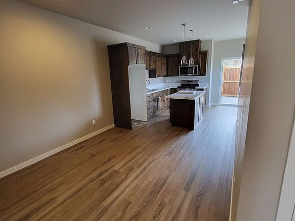 4th image of 61570 Lucia St #2