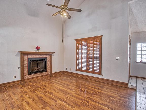 4th image of 11512 Garibay Ct