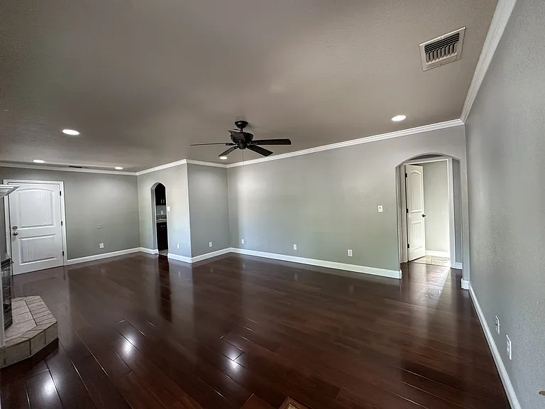 6200 Claussen Way — Photo 8