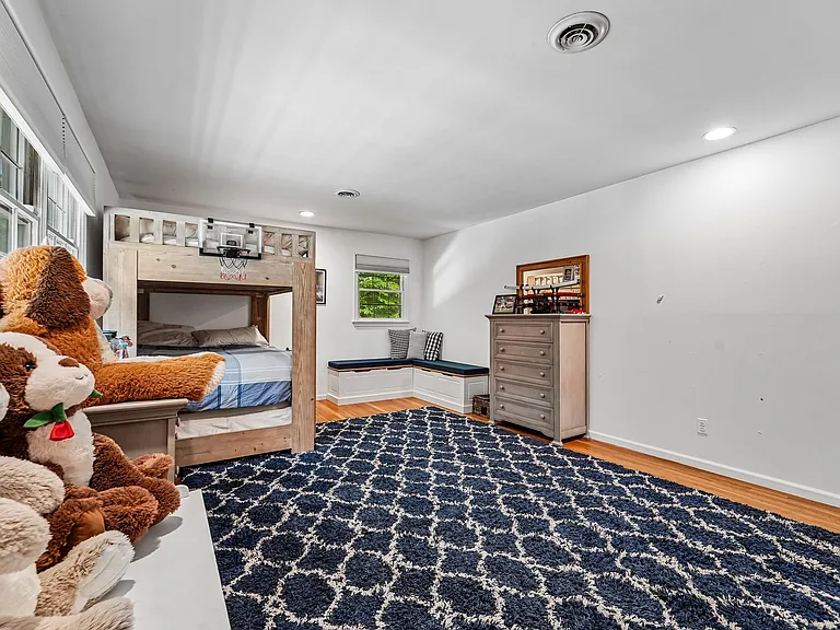 105 Deerhorn Ct — Photo 15