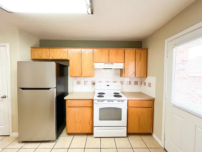310 N 10th St #B — Photo 8