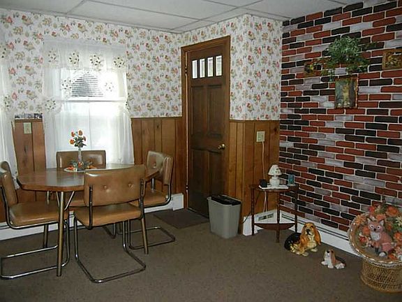 5th image of 125 Camp Ave
