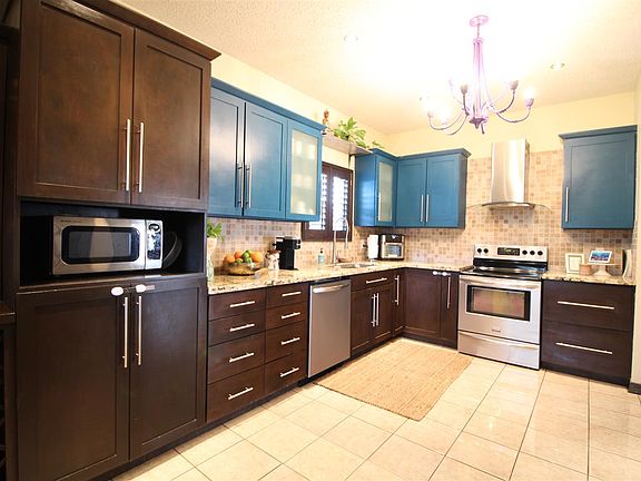 5th image of 504 Basswood Dr
