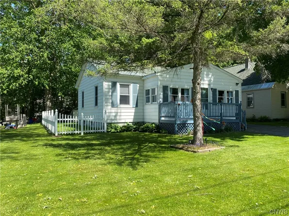 711 Park Dr, Rome, NY 13440