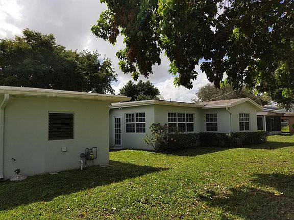 2nd image of 1512 Lee Ct