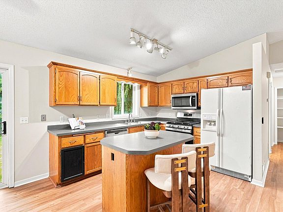 3rd image of 7545 385th St