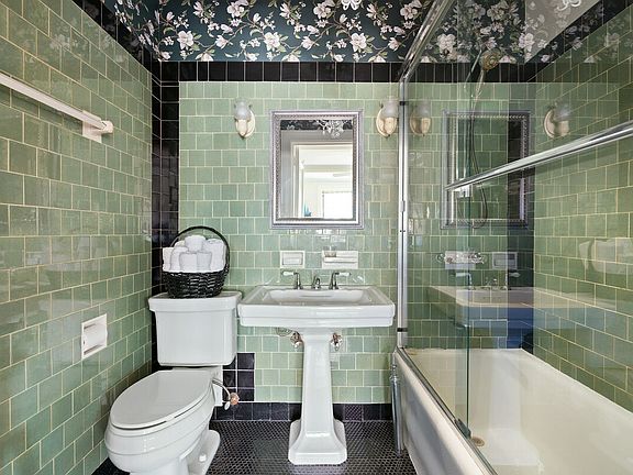 4th image of 23 W 73rd St #1401A