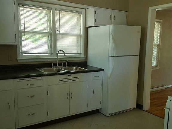 3rd image of 1200 Kilbourn St