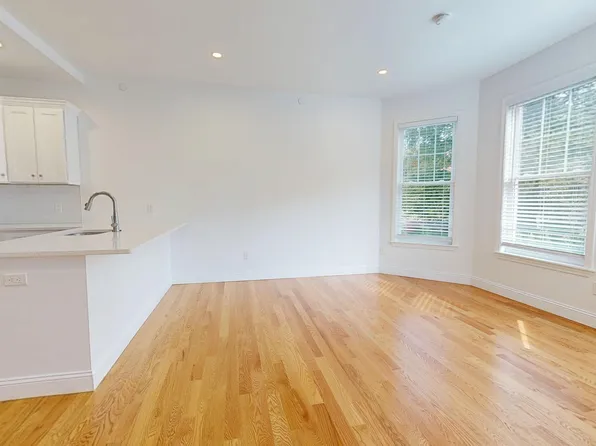 231 Main Street, 231 Main St APT 6, North Easton, MA 02356