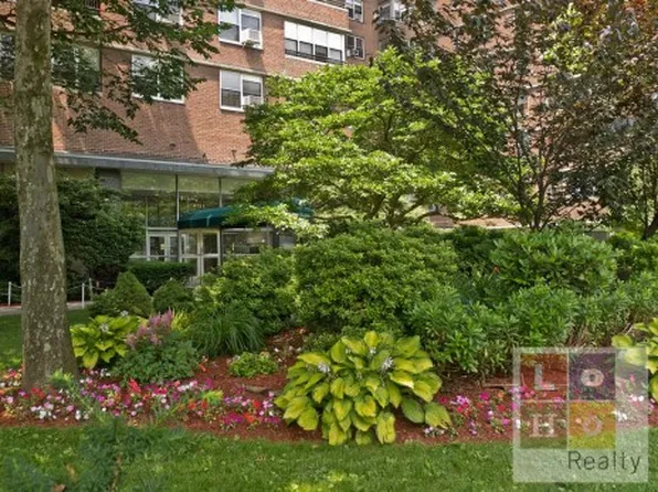 473 Fdr Drive image 1 of 8