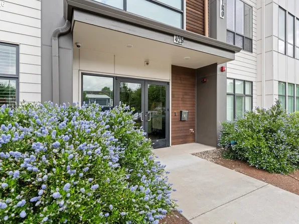 425 NE Bryant St #103, Portland, OR 97211