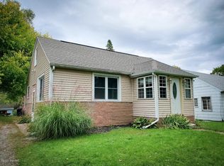 57 Goodrich Ave, Hillsdale, MI 49242