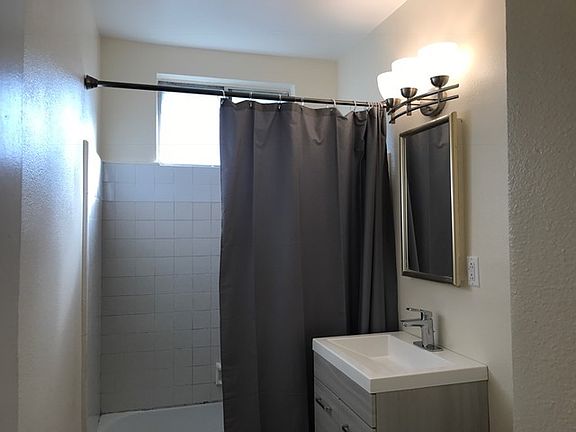 3rd image of 8006 Alamo Ave