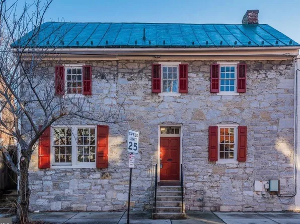 7 N East St, Carlisle, PA 17013