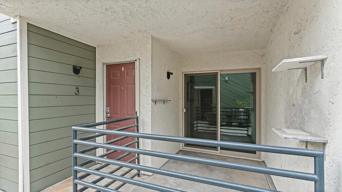 Building Photo - 2257 Worden St #3
