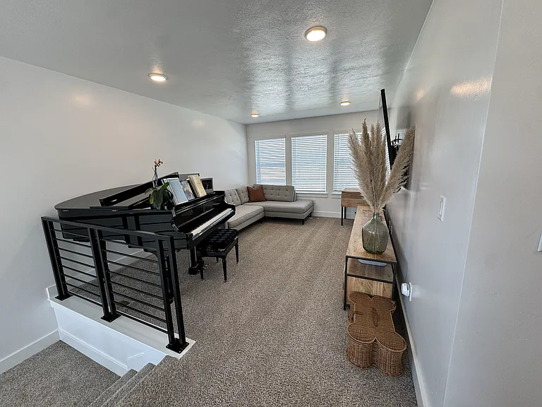 355 W 3085 S — Photo 27