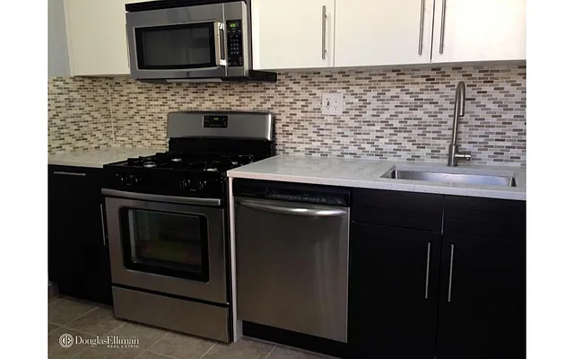 Rented by Douglas Elliman | media 16