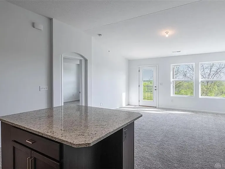 5239 Hazeltine Ln — Photo 5